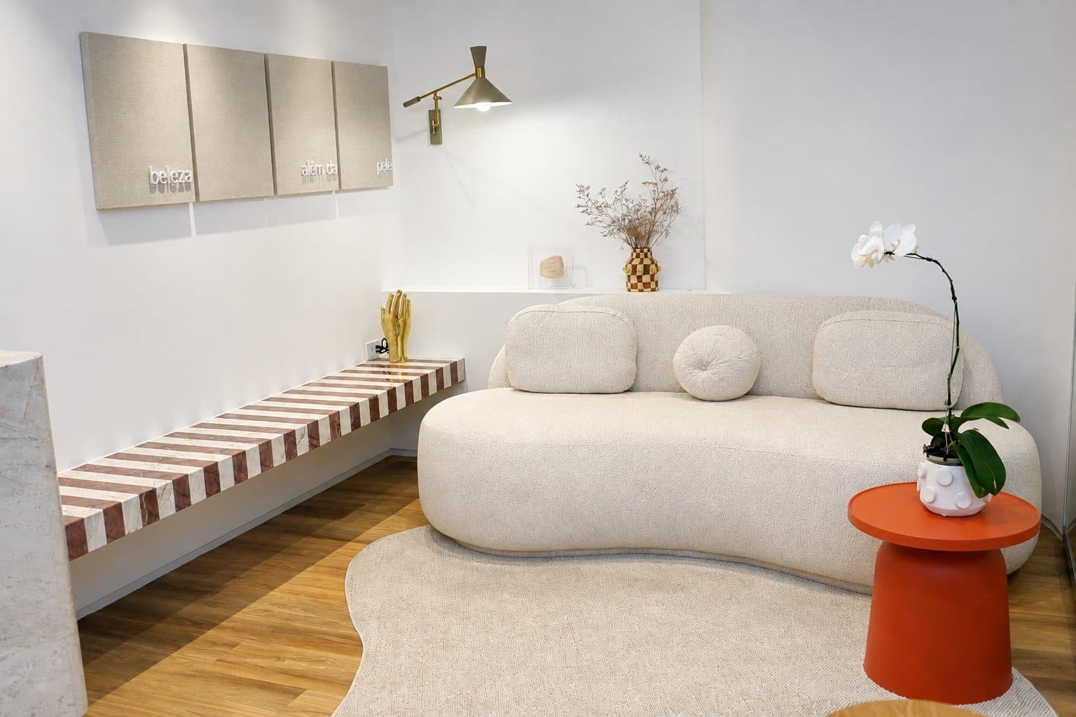 Sala de espera da clínica da Dra. Laura Terra, em Campos dos Goytacazes